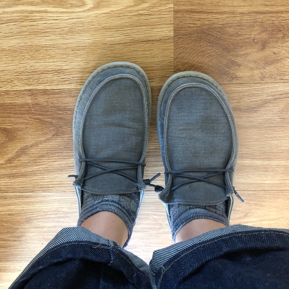 Hey Dude Shoes Womens Hey Dudes Size 7 Gray Missing Cap Things That
